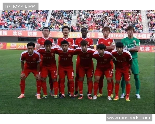 南京排球队以66分领跑奥运会积分榜展现强劲实力和团队精神